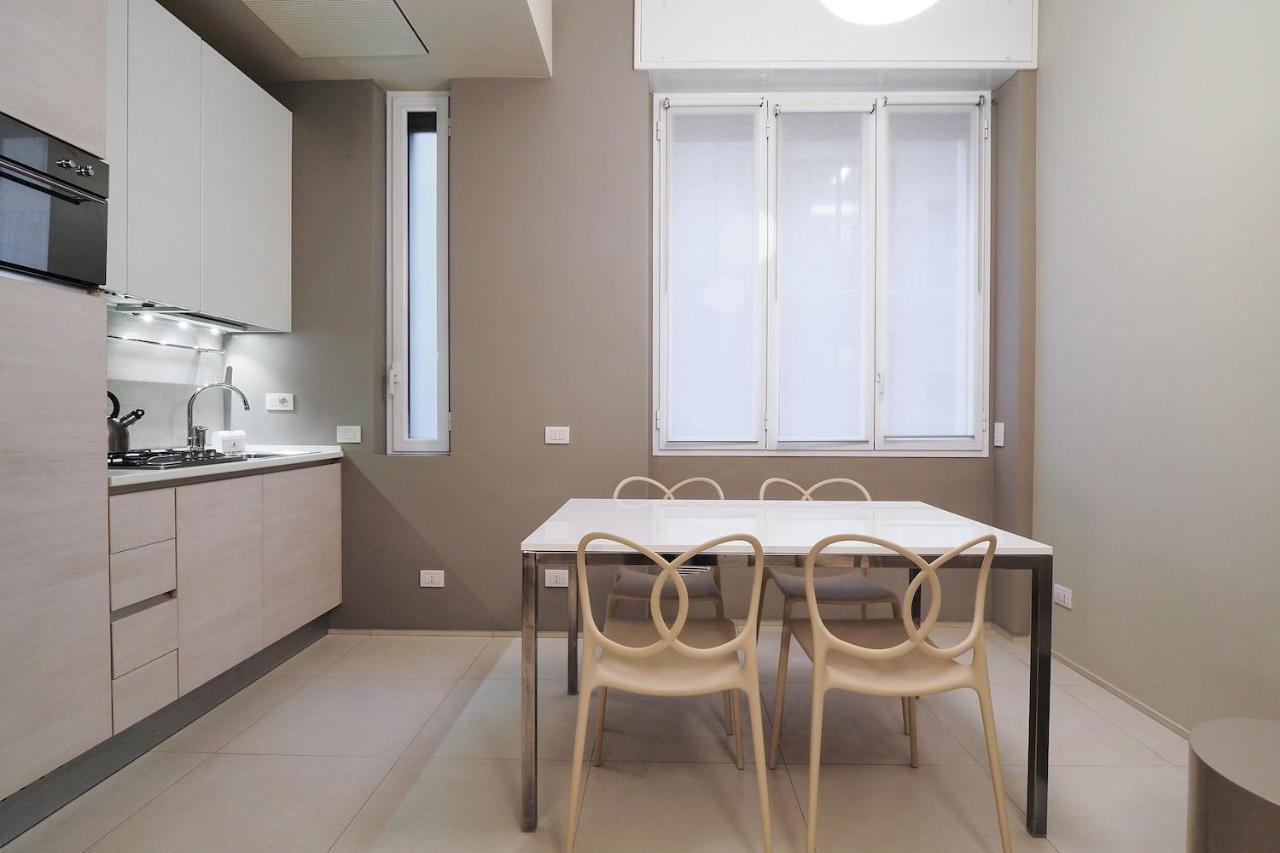 Contempora - Cavallotti 13 - B32 * Milán